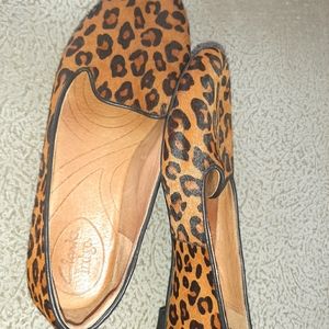 Clark's CHEETAH print flats, size 7